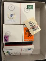 Briefmarken Schachtel mit 3 Geschenk-Kartons + ca.80 FDC`s
